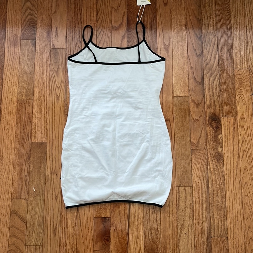 Dress - Picture 4 of 4